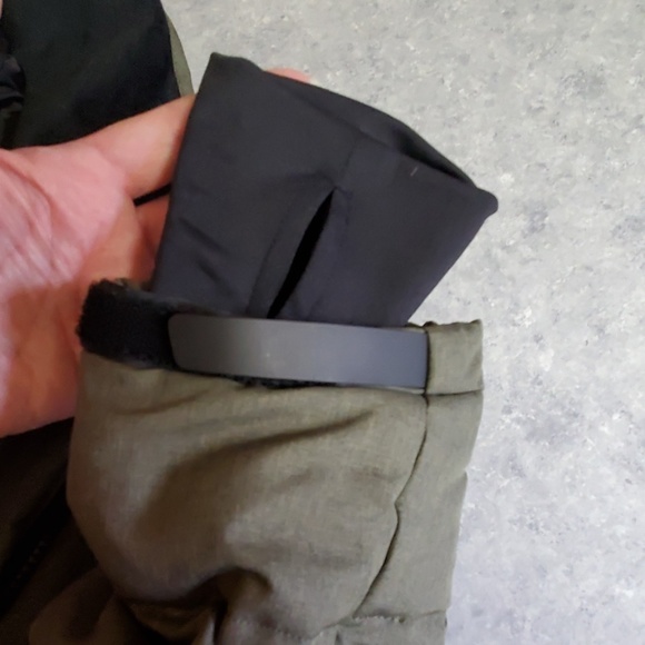 NWOT FKOW Down Ski Jacket W/Removable Hood Size M - Picture 8 of 8